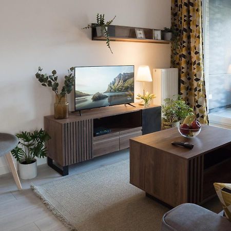 Apartament Sloneczny Kamienica Grochow With Free Parking Varsóvia Exterior foto