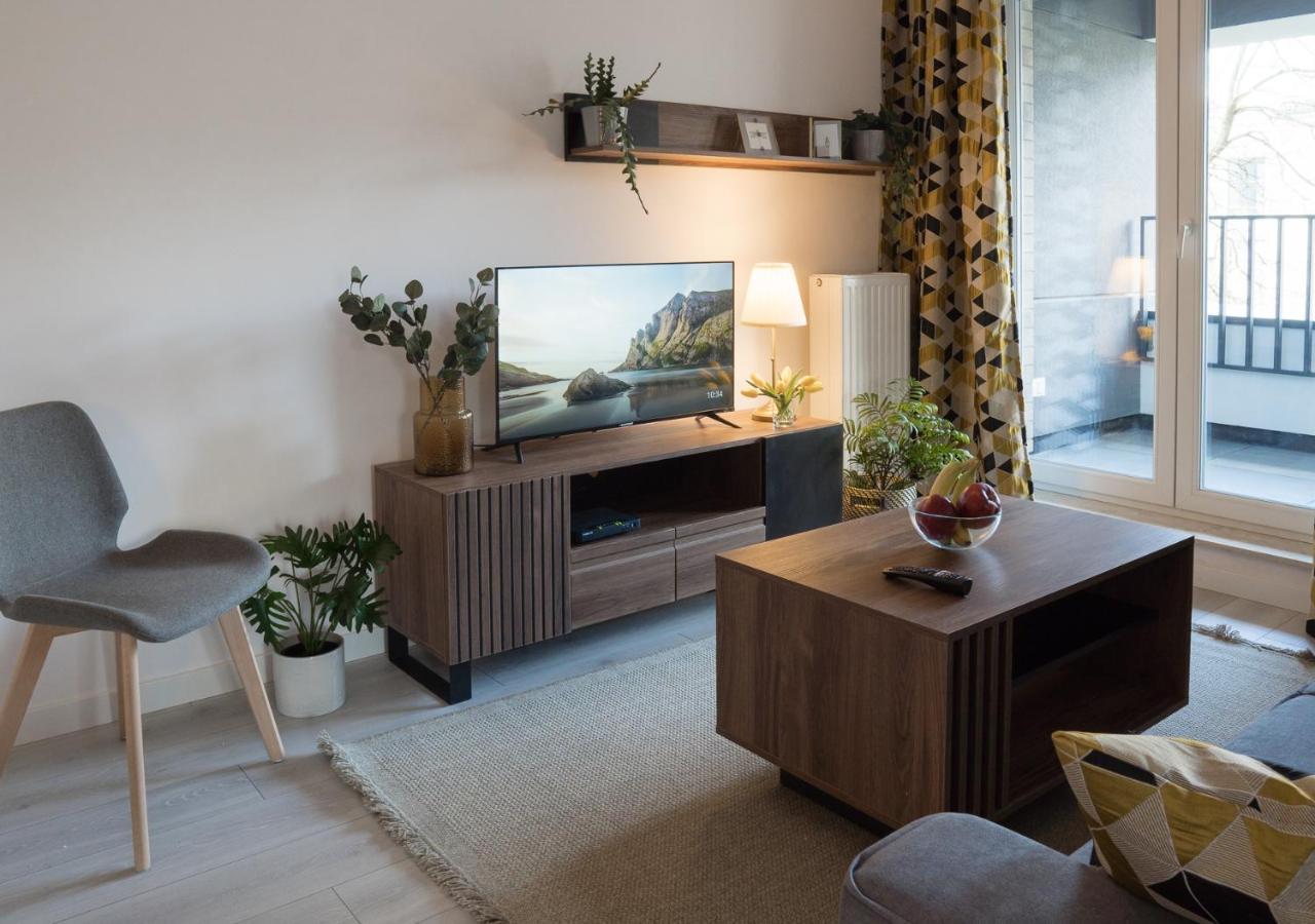 Apartament Sloneczny Kamienica Grochow With Free Parking Varsóvia Exterior foto