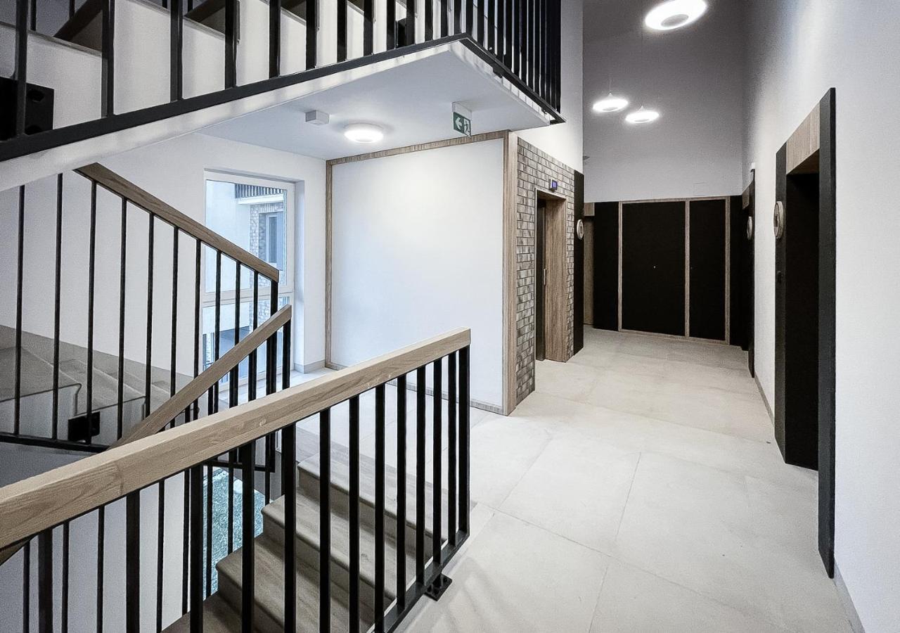 Apartament Sloneczny Kamienica Grochow With Free Parking Varsóvia Exterior foto